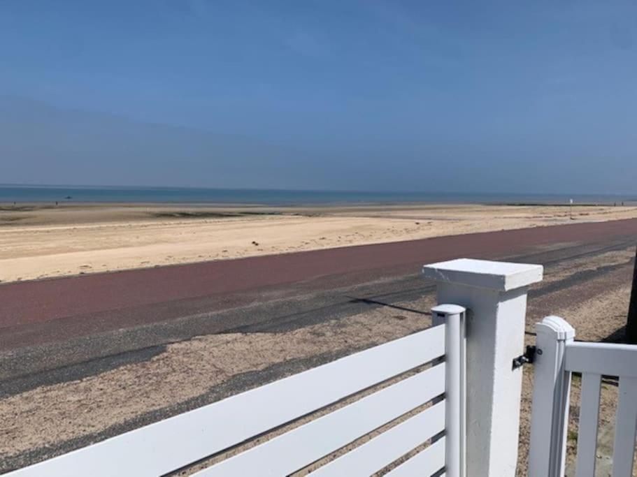 Villa De La Plage, Front De Mer, Juno Beach Bernières-sur-Mer Eksteriør bilde