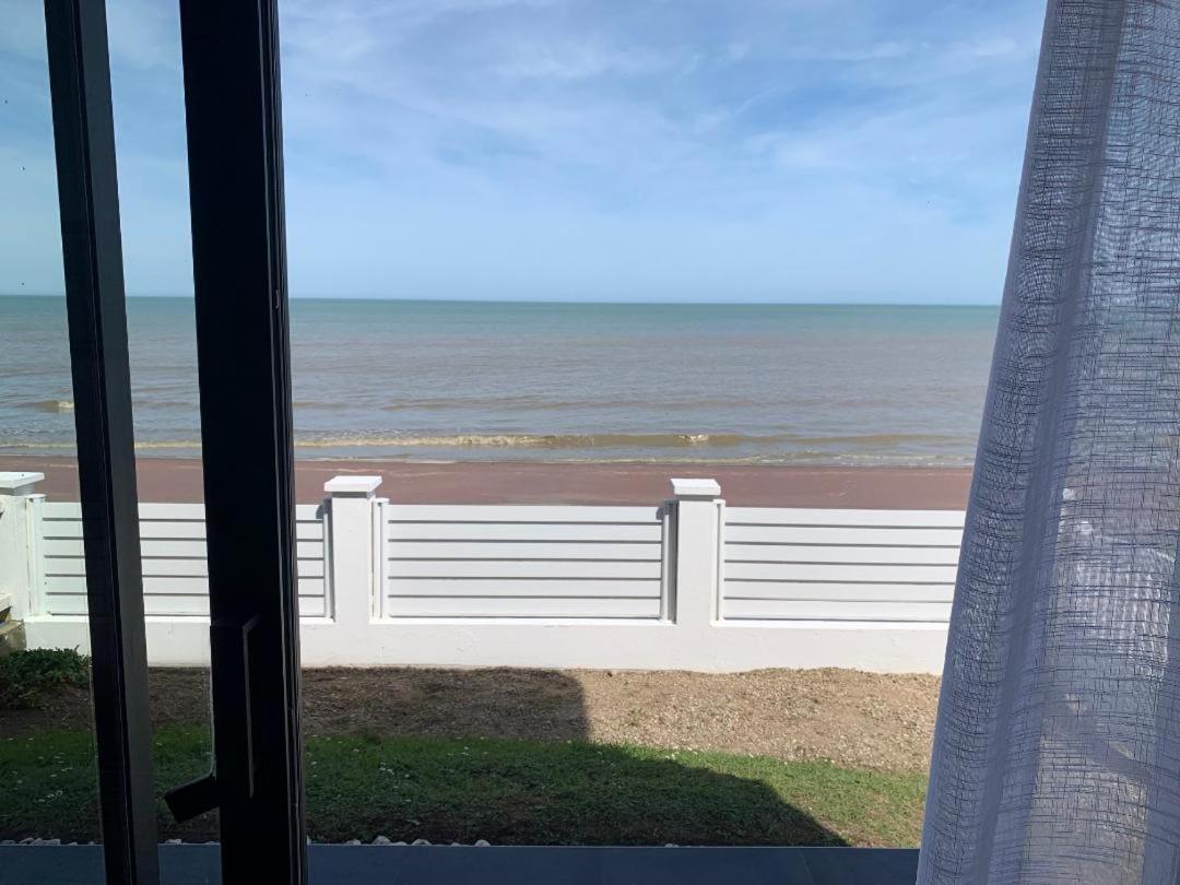 Villa De La Plage, Front De Mer, Juno Beach Bernières-sur-Mer Eksteriør bilde